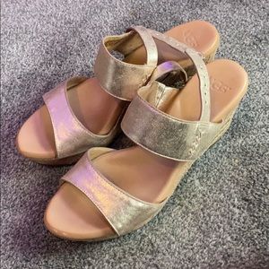 Ugg Elena Heels in Metallic Gold